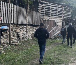 Kestane kavgası kana bulandı