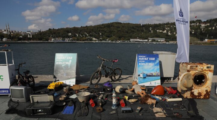 Denizden çıkan atıklar, görenleri hayrete düşürdü