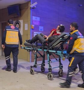 Kamyonet ile bisikletin çarpışması sonucu meydana gelen trafik kazasında bisiklet sürücüsü yaralandı.