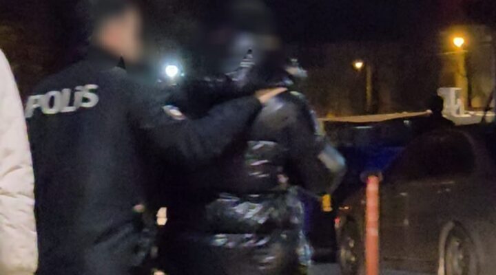 İnegöl’de Şüpheli Araç Operasyonunda Arbede: 1 Jandarma Yaralı